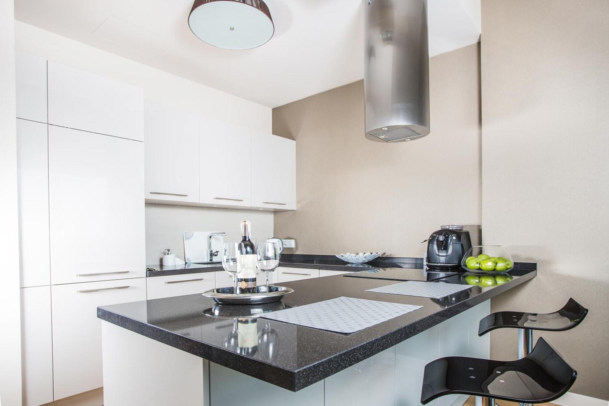 Apartamenty Sky Tower 브로츠와프 외부 사진